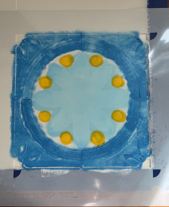 Tile with 3 different paints