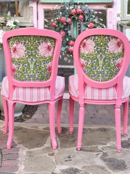 Picture showing the backside of the finished chairs. 